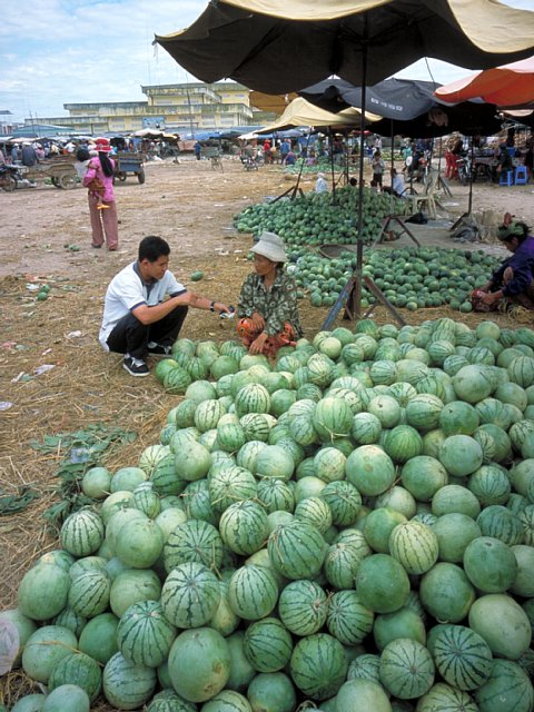 11-3 Takeo Market, Takeo Province, Cambodia, Decemer 2002/ Bessa R 25mm Fuji RHP III