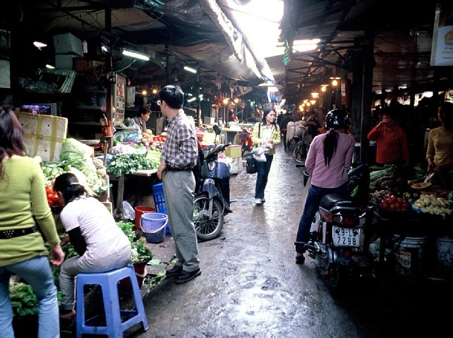 64-1 Hanoi, Vietnam, January 2003/ Bessa R Snapshot Scopar 25mm Kodak EBX