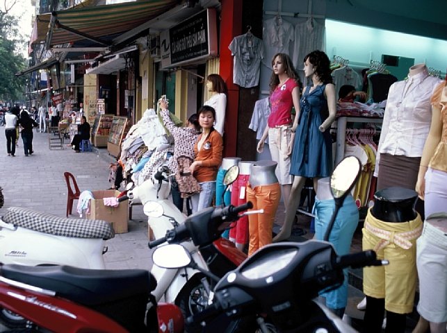 64-9 Hanoi, Vietnam, January 2003/ Bessa R Snapshot Scopar 25mm Kodak EBX