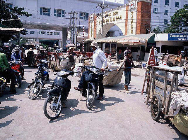 56-5 93 Street, Phnom Penh, Cambodia, March 2004/ Bessa R Snapshot Scopar 25mm Kodak EBX