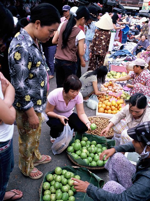 64-7 Hanoi, Vietnam, January 2004/ Bessa R Snapshot Scopar 25mm Kodak EBX