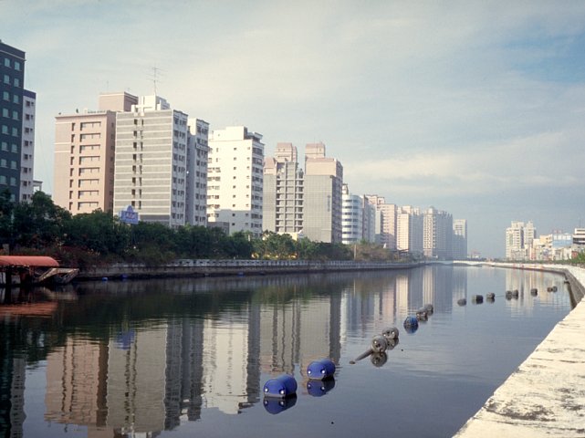 28-1 Tainan, Taiwan, January 1999/ Leica Minilux Summarit 40mm Kodak EBX