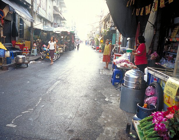 4-4 Bangkok, Thailand, October 2002/ Bessa R 25mm Kodak EBX