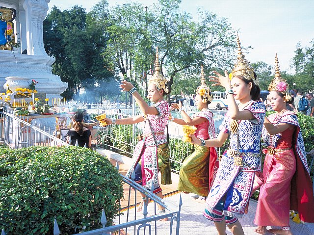 4-10 Silom Road, Bangkok, Thailand, November 2002/ Bessa R 25mm Kodak EBX