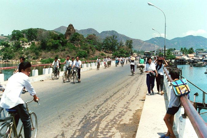 40-4 Nha Trang, Vietnam, 1993/ Pentax MX Takmar 50mm Kodak G400-3