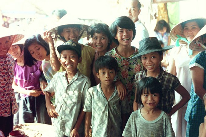 40-6 Nha Trang, Vietnam, 1993/ Pentax MX Takmar 50mm Kodak G400-3