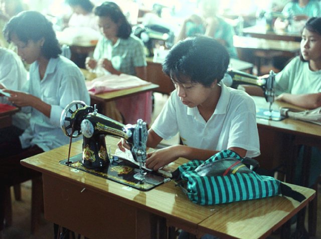 40-10 Nha Trang, Vietnam, 1993/ Pentax MX Takmar 50mm Kodak G400-3