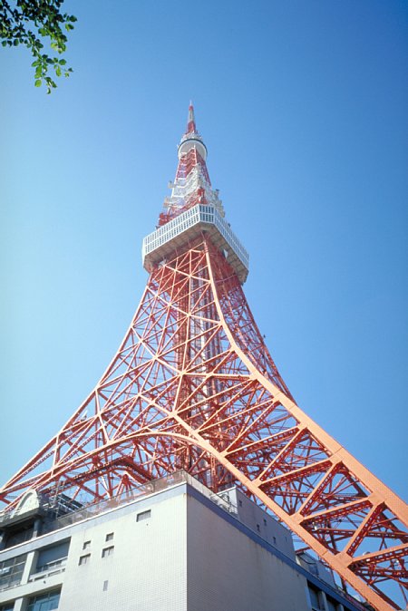 44-1 Tokyo Tower, Tokyo, November 2001/ Bessa R Snapshot Scopar 25mm Kodak EBX