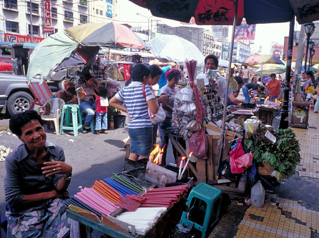 49-10 Quiapo, Manila, the Philippines, August 2004/ Bessa L Snapshot Scopar 25mm Kodak EBX