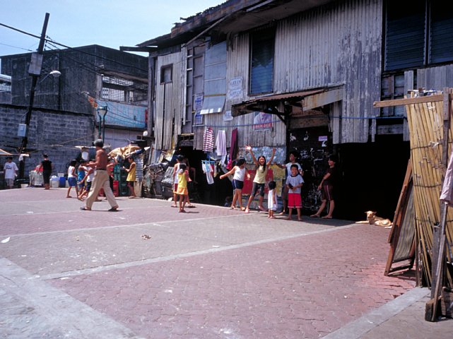 50-10 Quiapo, Manila, the Philippines, August 2004/ Bessa L Snapshot Scopar 25mm Kodak EBX