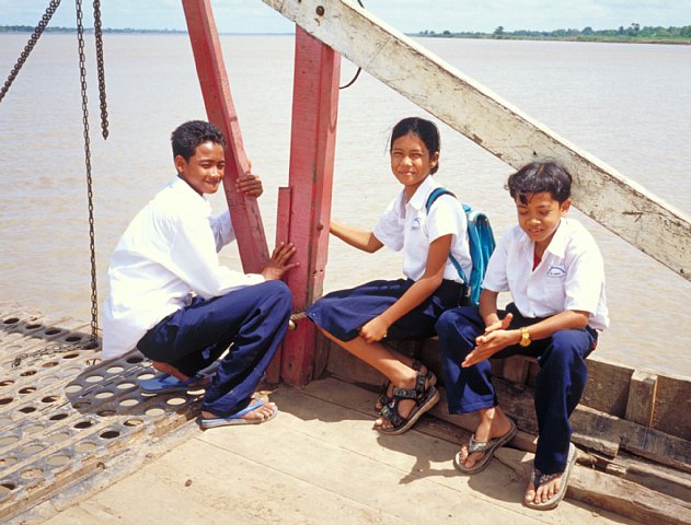 62-1 Koah Dack, Kandal Prov., Cambodia, October 2002/ Bessa R 25mm Kodak EBX