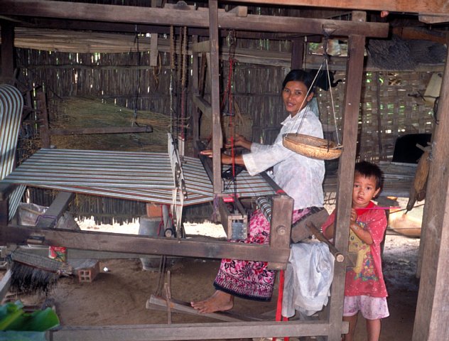 62-3 Koah Dack, Kandal Prov., Cambodia, October 2003/ Leica Minilux 40mm Fuji RHP III