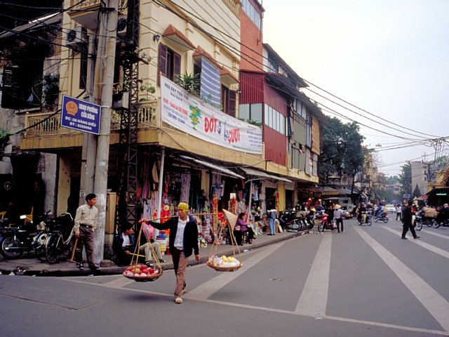 64-8 Hanoi, Vietnam, January 2004/ Bessa R Snapshot Scopar 25mm Kodak EBX