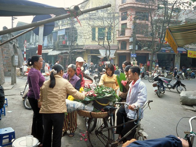 64-10 Hanoi, Vietnam, January 2003/ Bessa R Snapshot Scopar 25mm Kodak EBX