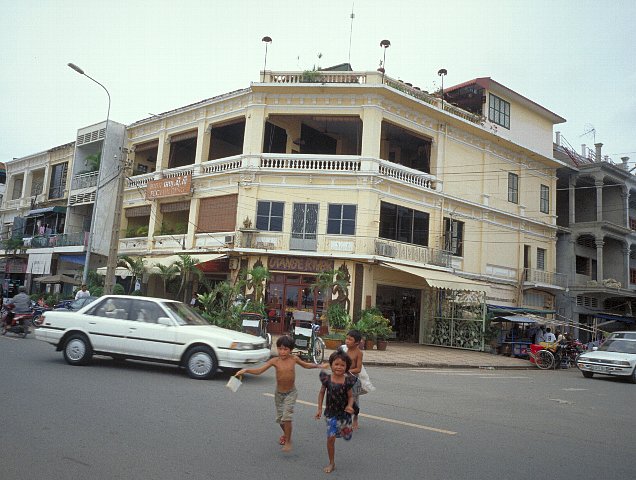 7-2 Phnom Pemh, Cambodia, September 2002/ Bessa R 25mm Kodak ED-2