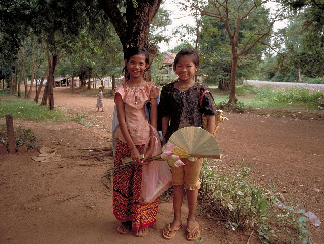 7-5 Oudong, Kandal Prov., Cambodia, November 2002/ Bessa R 25mm Kodak ED-3
