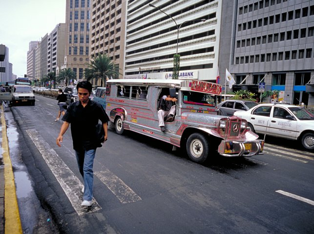 50-8 Quiapo, Manila, the Philippines, August 2004/ Bessa L Snapshot Scopar 25mm Kodak EBX