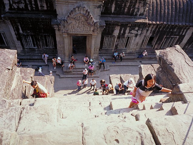 8-10 Angkor Wat, Siem Reap, Siem Reap Prov., February 2003/ Bessa R 25mm Kodak EBX
