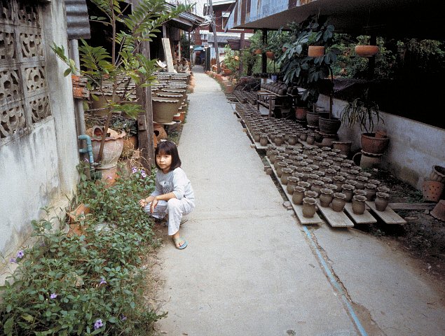 9-2 Koh Kret, Thailand, December 2002/ Bessa R 25mm Kodak EL2